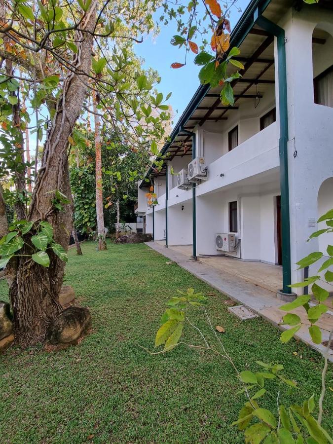 Villa Birdlake Hikkaduwa Exterior photo